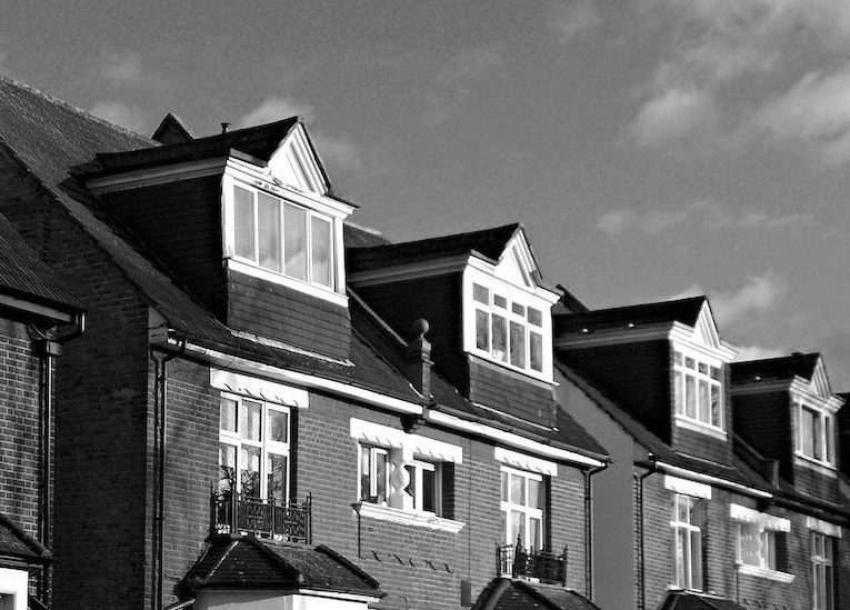 London house prices remain low below UK average